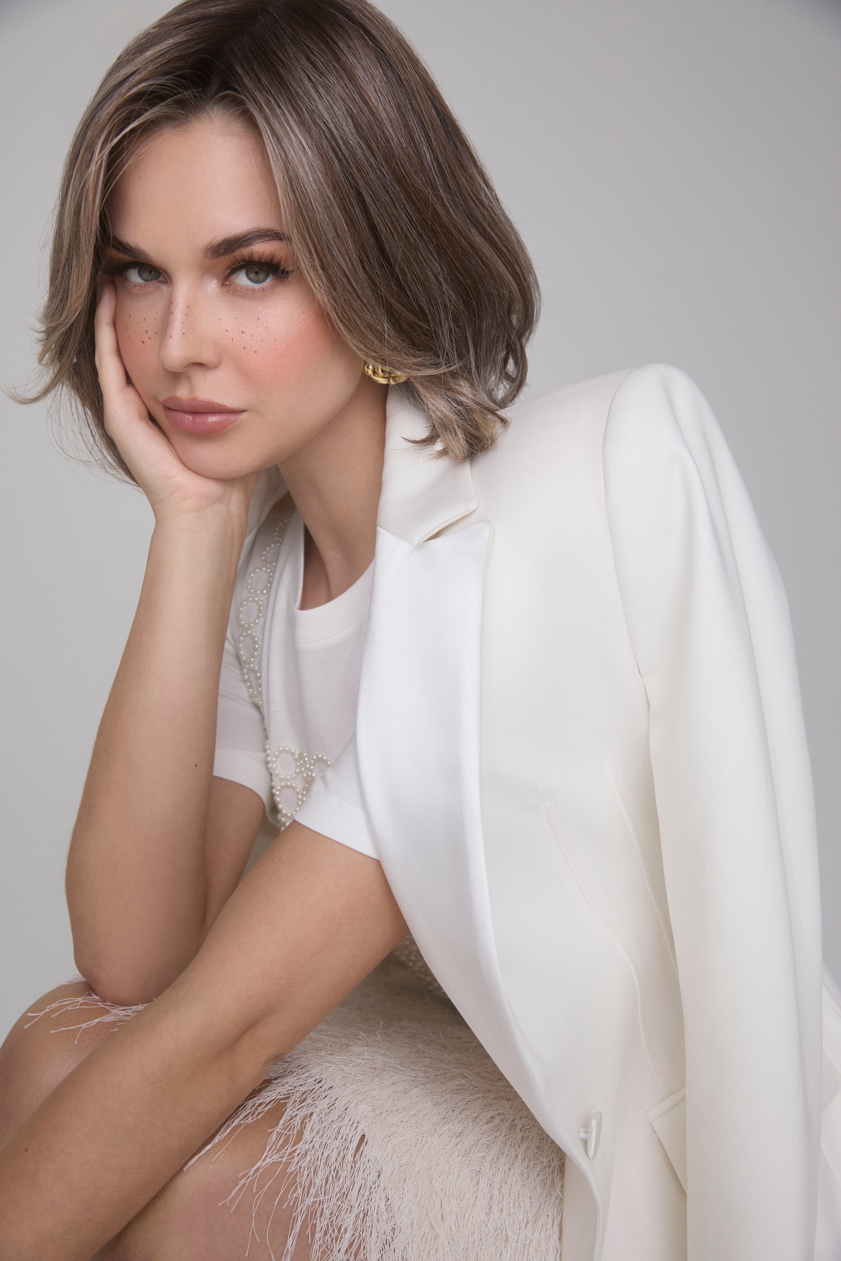 Mira by Amore. (Monofilament Top, Hand-Tied, Extended Lace Front) Price: $454.00