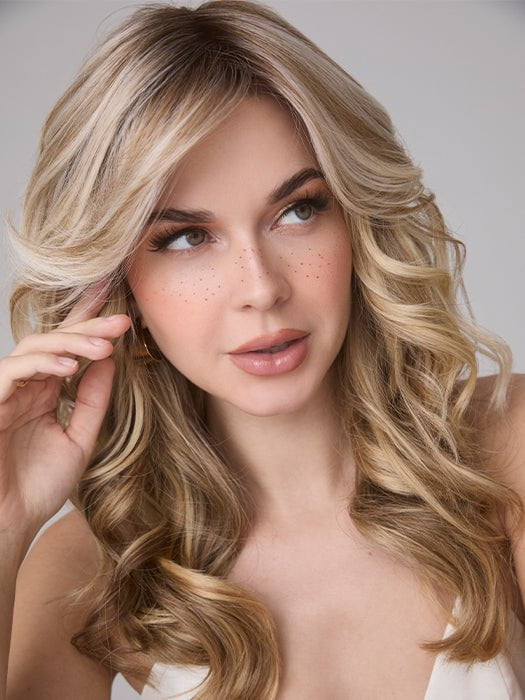Medium Wavy TP Mono by Amore - model photo, additional angle