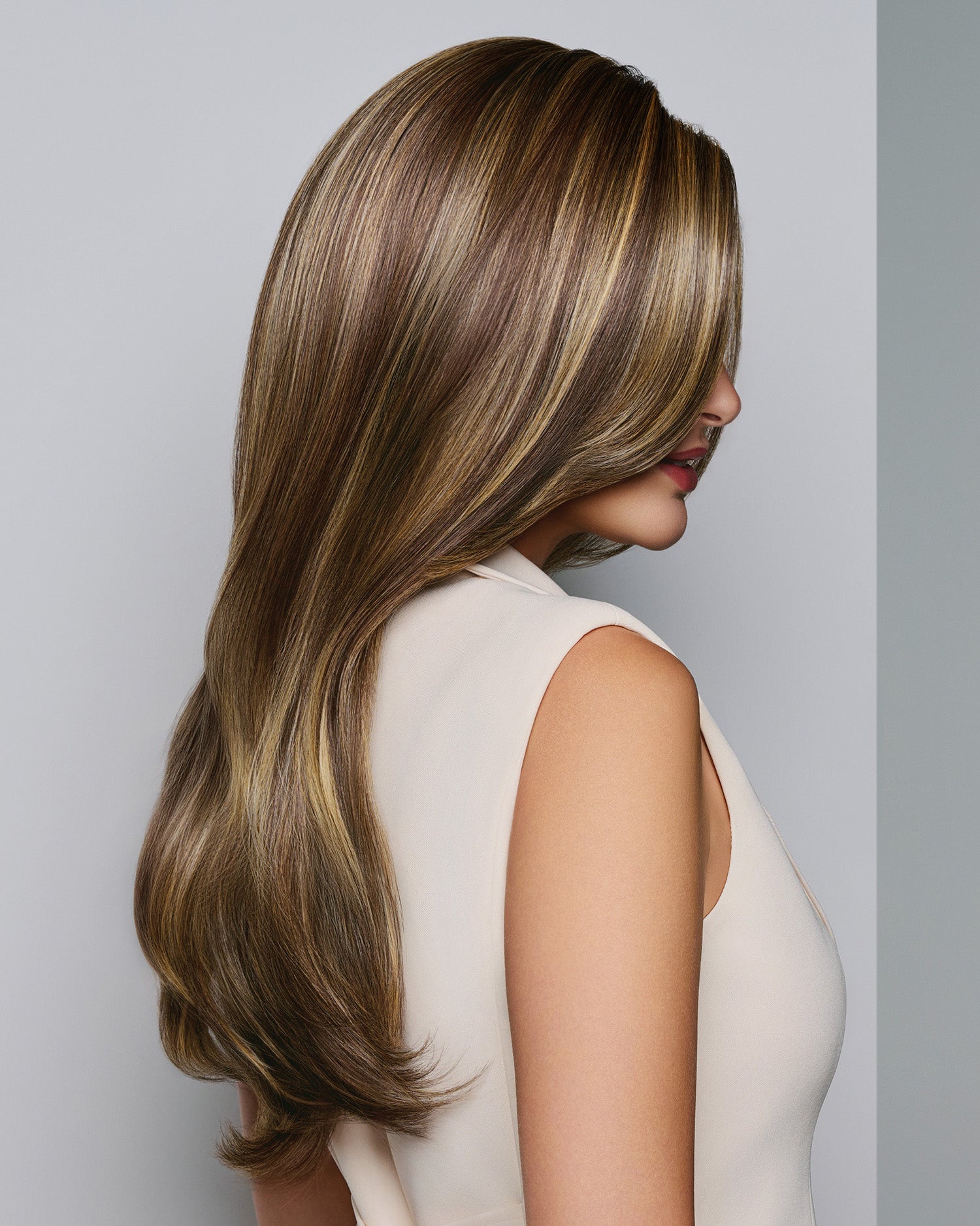 Feature Length in RL11/25SS Shaded Honey Pecan - Side