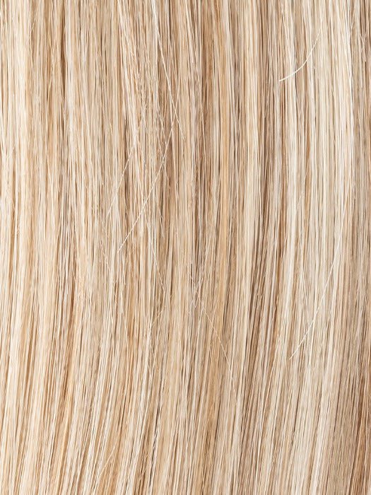 Famous Sandy Blonde Mix swatch