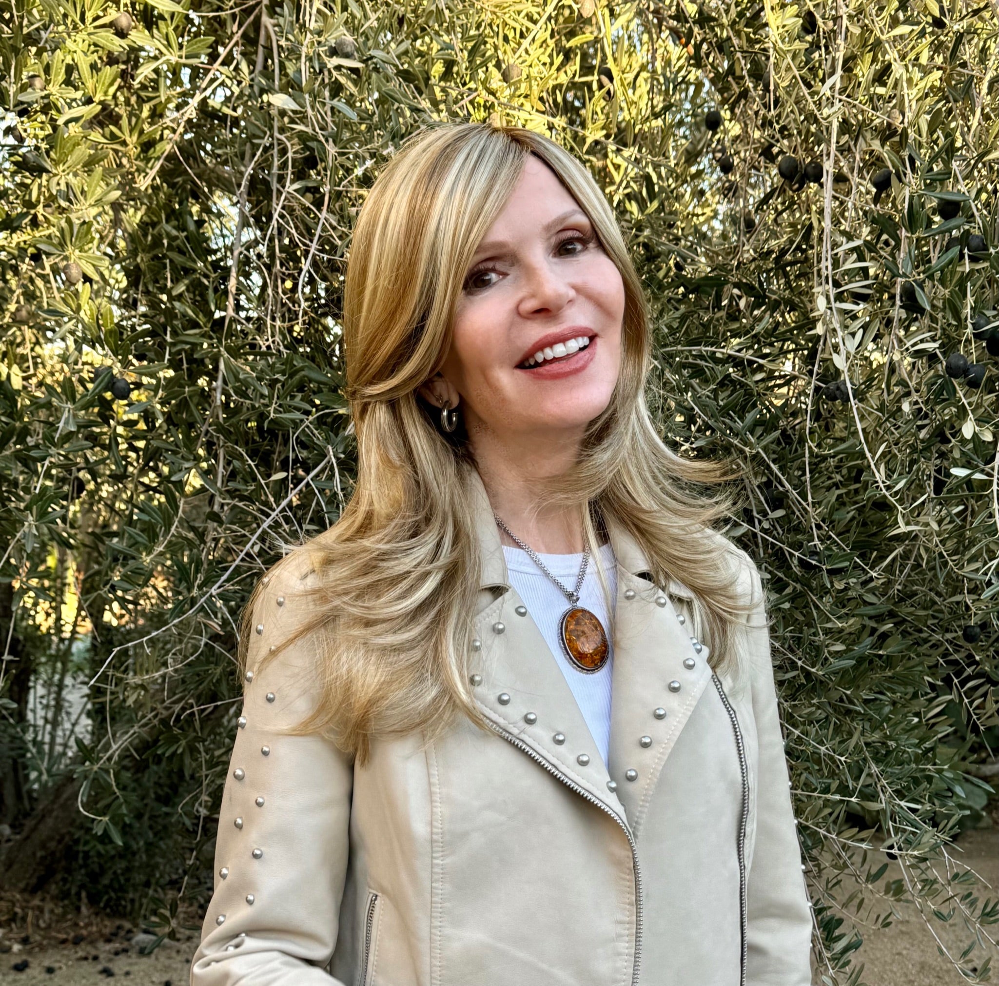 Paige. (Style #4015). 100% Hand Tied / Double Monofilament