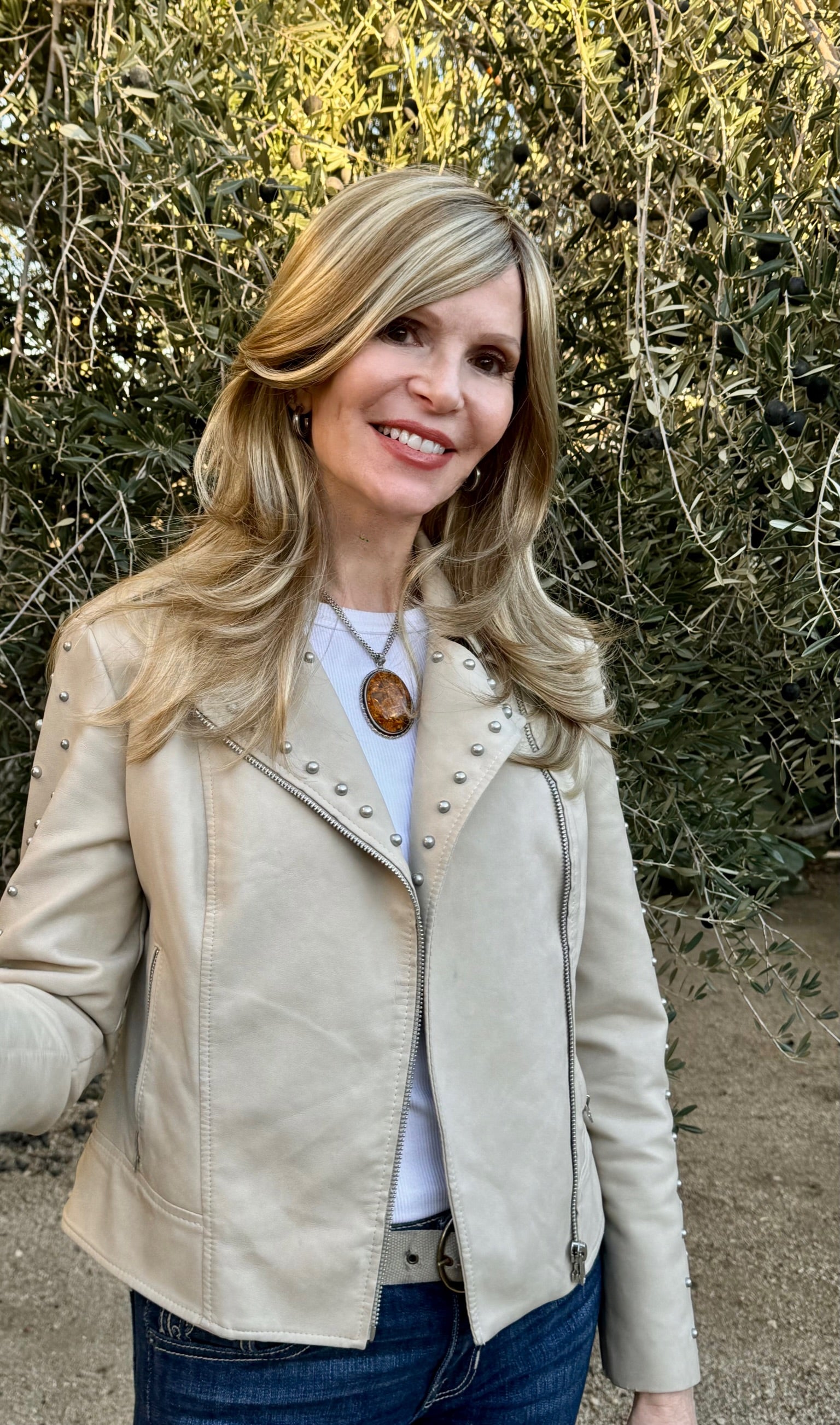 Paige.      (Style #4015).  100% Hand Tied / Double Monofilament