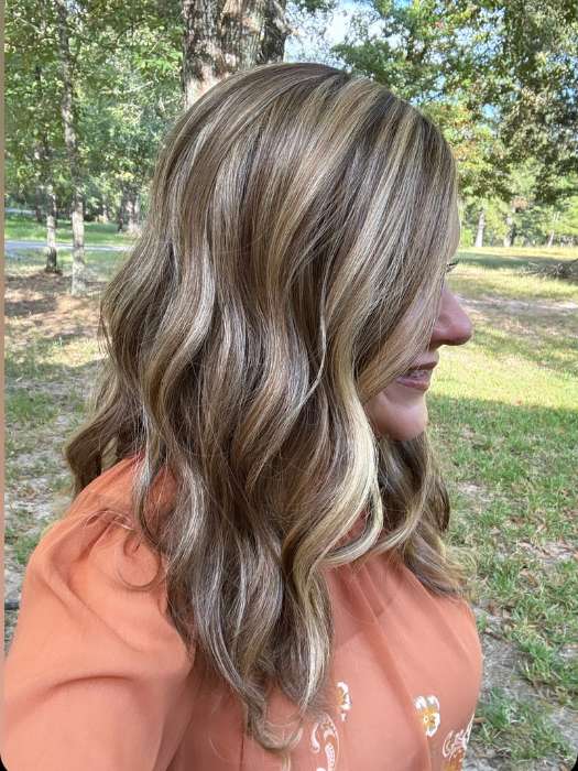 Stream by Ellen Wille hair topper model photo