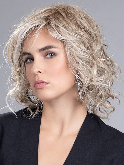 Lovely by Ellen Wille in Champagne Rooted