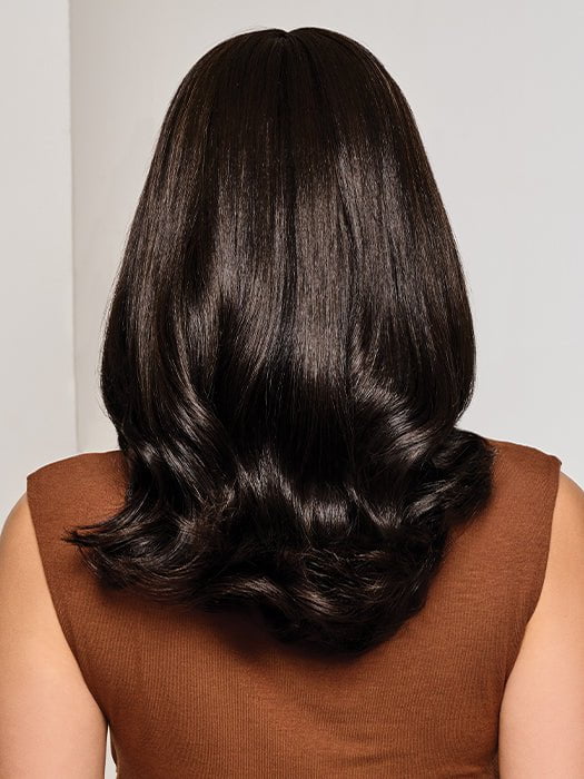 16 On Key by Raquel Welch - side view