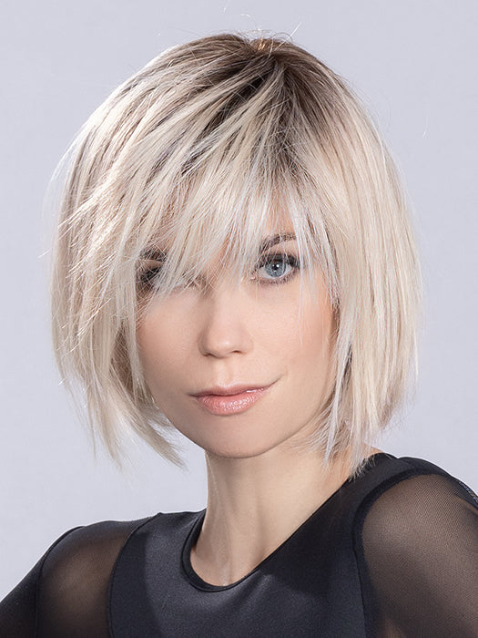 SOUND (STYLED: STRAIGHT) by ELLEN WILLE in LIGHT CHAMPAGNE ROOTED 23.25.24