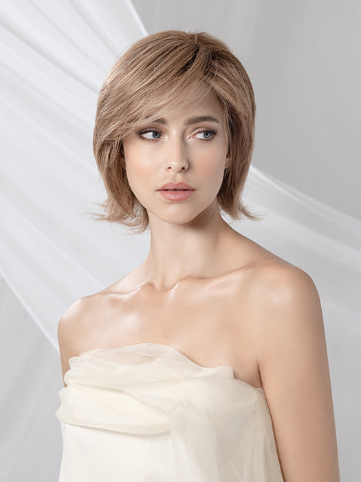 Brilliance Plus Deluxe by Ellen Wille – model photo 3