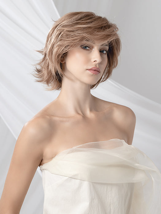 Brilliance Plus Deluxe by Ellen Wille – model photo 4