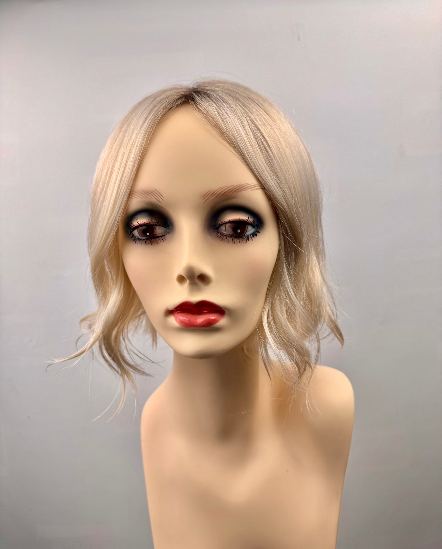 Lia.      (Style #3076).    Lace Front & Lace Part  (Monofilament)