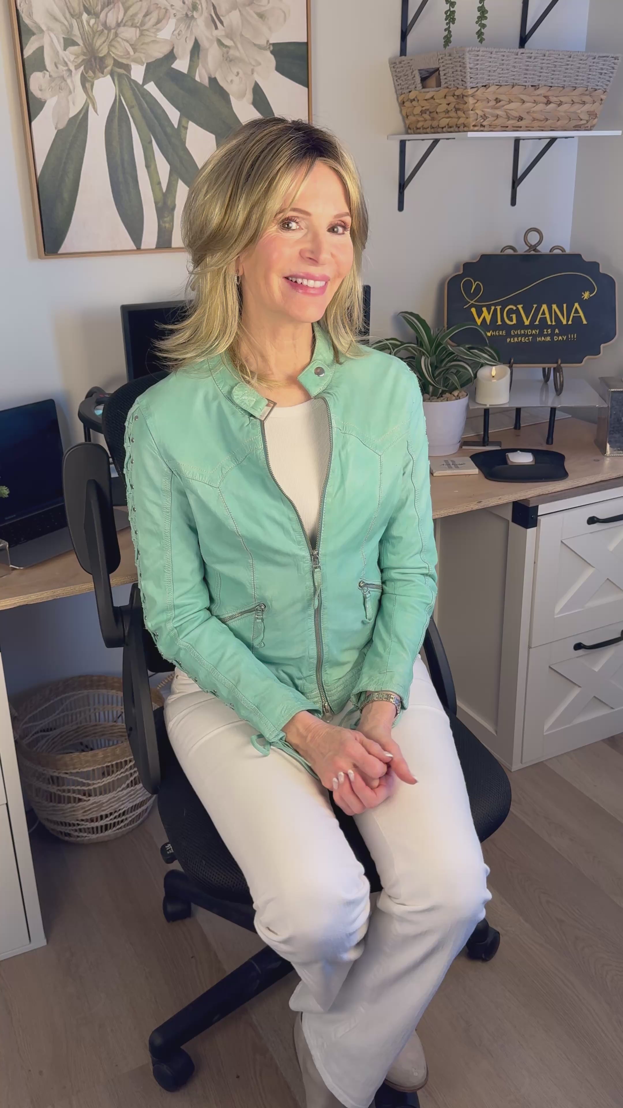 Ava's review of the wig Halle